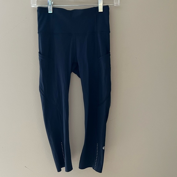 Lululemon Leggings 7/8 length size 4 - Picture 1 of 9